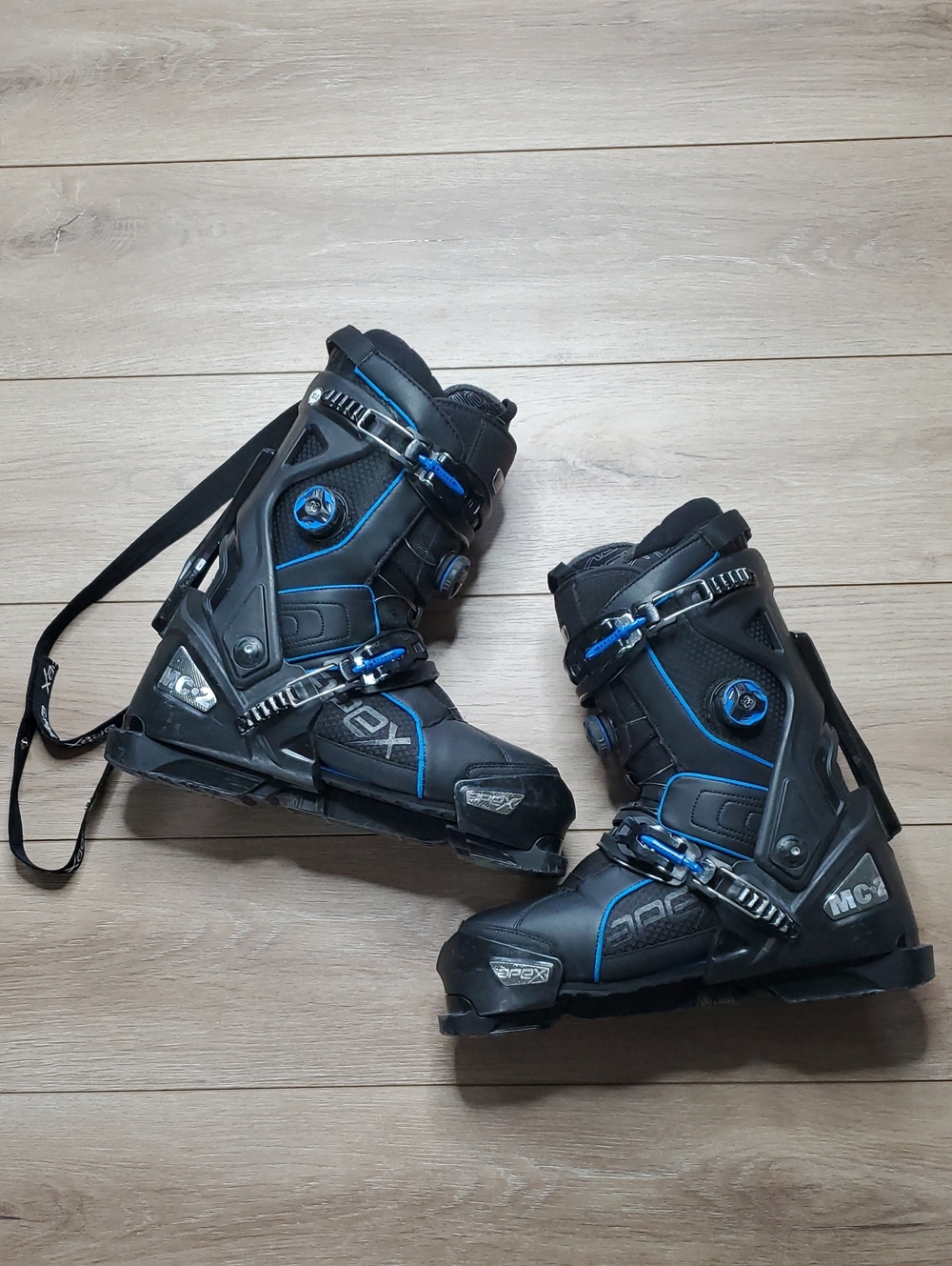 Apex MC-2 Ski Boots Mens Size 30
